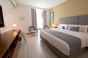 Premium bedding, pillowtop beds, minibar, soundproofing