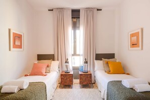 2 bedrooms, desk, iron/ironing board, free WiFi