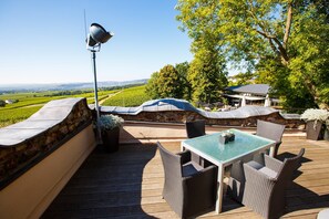 Tower Suite (Castle) | Terrace/patio - Burg & Gästehaus by Schwarzenstein (Geisenheim)