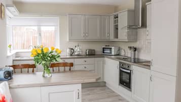 Cottage | Interior