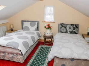 3 habitaciones, decoración personalizada y muebles diferentes 