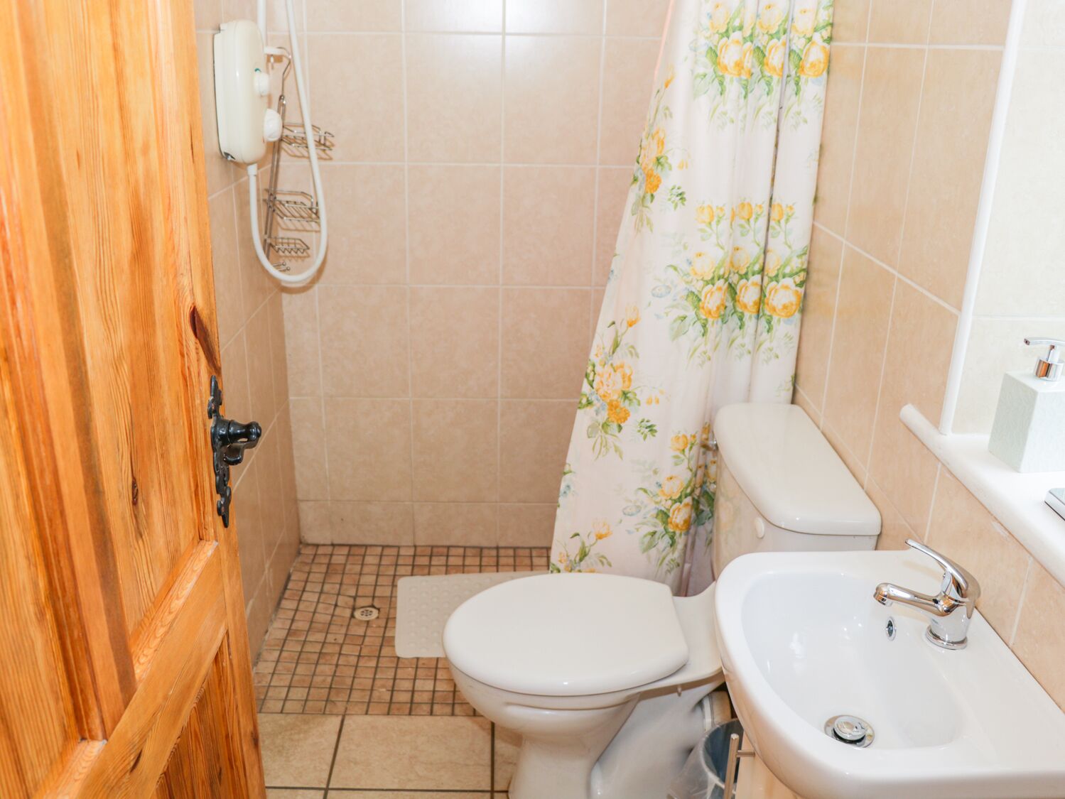 Mökki | Kylpyhuone | Suihku