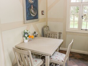 Cottage | Interior - Swiss Cottage (Mohill)
