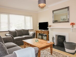 Cottage | Interior - Dune Haven (Truro)