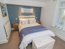 1 habitación, decoración personalizada y muebles diferentes 