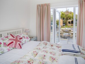 3 habitaciones, decoración personalizada y muebles diferentes 