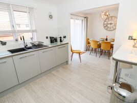 村舍 | 私人厨房 | 洗碗机、厨具/餐具