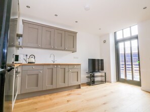 Cottage | Dapur pribadi | Peralatan masak/sendok-piring