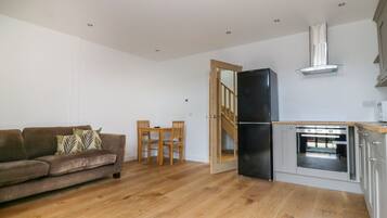 Cottage | Private kitchen | Cookware/dishes/utensils