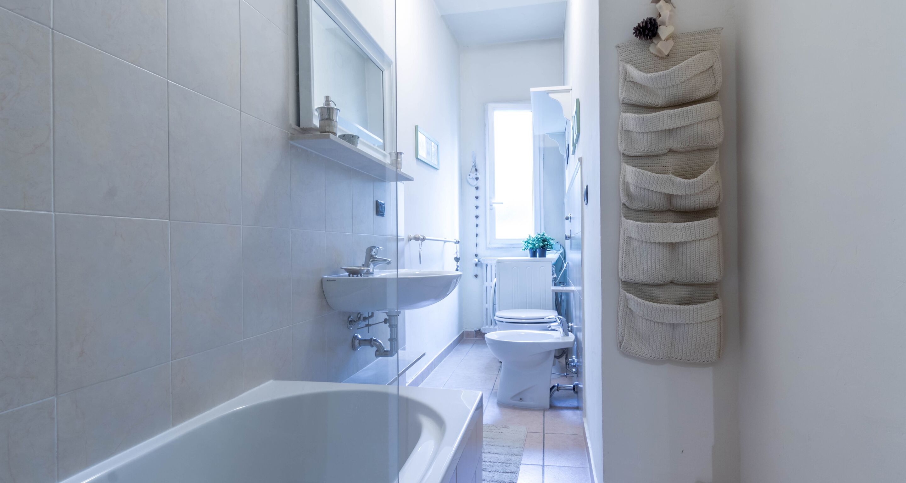 Apartemen, 1 kamar tidur, balkon | Kamar mandi | Kombinasi shower/bathtub, handuk, sabun, dan sampo
