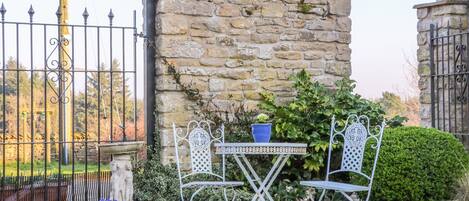 Cottage | Property grounds