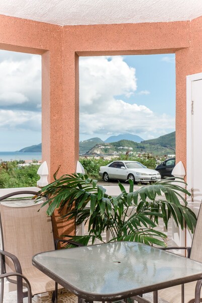 Home from Home with outstanding views of Caribbean Sea and Atlantic Ocean.