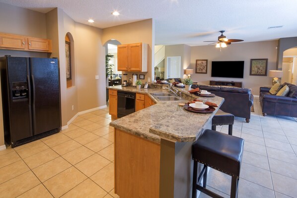 House (7 Bedrooms, 6 Bathrooms) | Private kitchen | Full-sized fridge, microwave, oven, stovetop