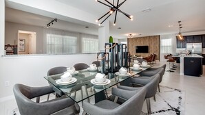 お食事