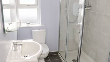 Cottage | Bathroom | Shower