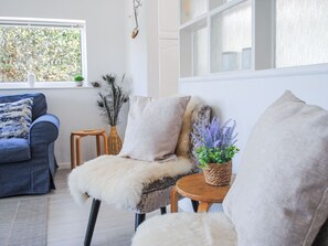 Cottage | Living area - 2 Rockmount (Salcombe)