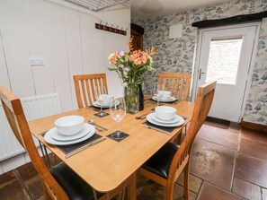 Cottage | Interior