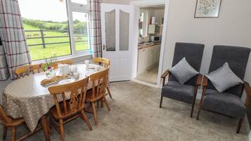 Cottage | Dining