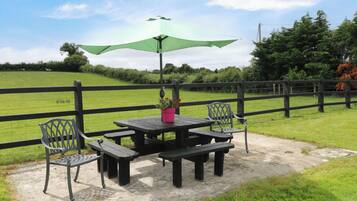 Cottage | Outdoor dining
