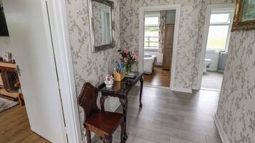 Cottage | 3 bedrooms, individually decorated, individually furnished, free WiFi