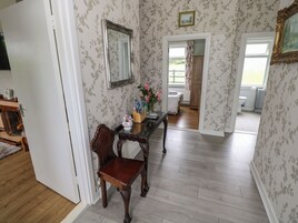 3 habitaciones, decoración personalizada y muebles diferentes 