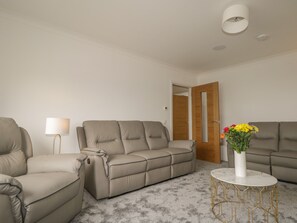 Interior - 15 Waters Edge (Banff)