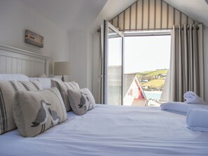 Cottage | 4 bedrooms, individually decorated, individually furnished, free WiFi - Yardarm (Salcombe)
