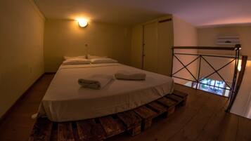 Appartement, vue mer | Bureau, espace de travail pour ordinateur portable