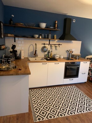 Fridge, oven, stovetop, dishwasher - Lovingly and modernly furnished apartment (Monzingen)