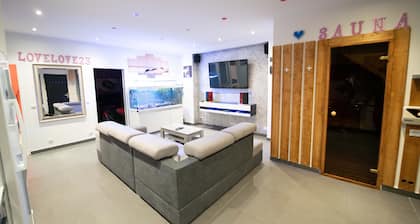 Condominium apartment with jacuzzi jacuzzi sauna