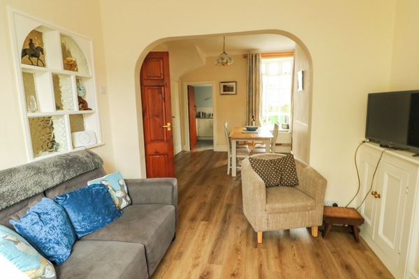 Cottage | Living area