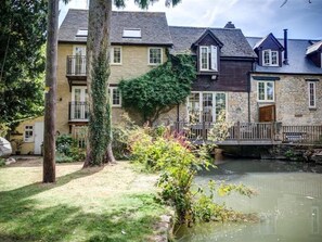 Cottage | Bahagian dalam