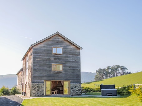 Cottage | Interior. The Stables