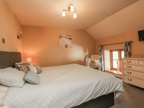 4 bedrooms, individually decorated, individually furnished, free WiFi - Higher Forda (Holsworthy)