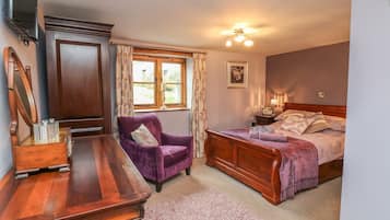4 bedrooms, individually decorated, individually furnished, free WiFi