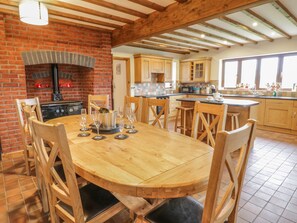 Cottage | Dining