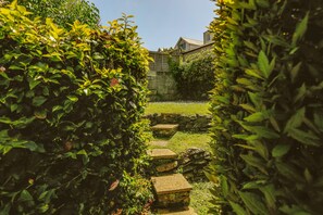 Cottage | Property grounds