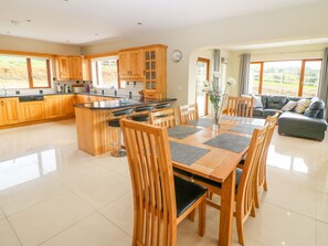 Cottage | Interior - Rossanean (Killarney)