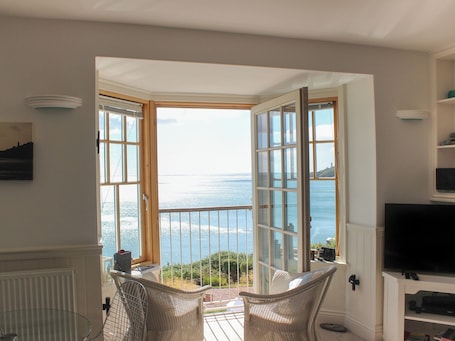 Cottage | Living area