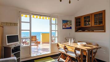 Apartment, 1 Double Bed with Sofa bed, Terrace, Sea View | Living area