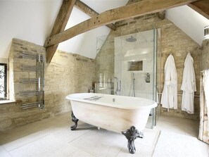 Cottage | Bathroom - The Malt House (Burford)