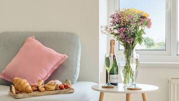 Cottage | 2 bedrooms, individually decorated, individually furnished, free WiFi