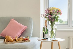 Cottage | 2 bedrooms, individually decorated, individually furnished, free WiFi - Chi An Mor (Newquay)