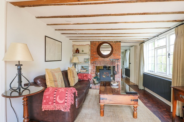 Cottage | Living area