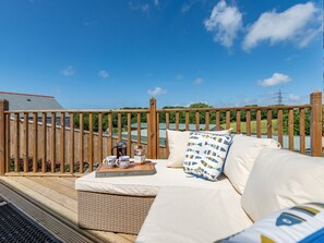 Cottage | Interior - Bear Cottage (Truro)