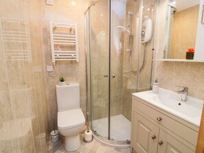 Cottage | Bathroom