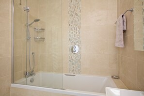 Cottage | Bathroom