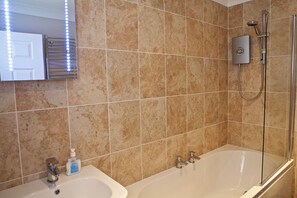 Cottage | Bathroom | Shower - 4 West Park Mews (Kingsbridge)