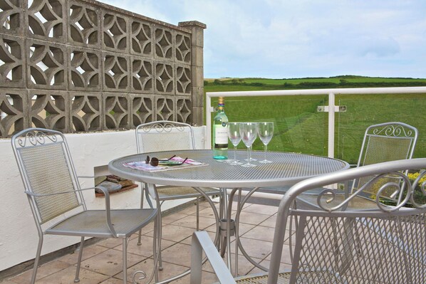 Cottage | Outdoor dining - 4 West Park Mews (Kingsbridge)