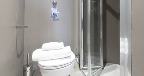 Bathroom - JOIVY Smart Apartment Near S.agostino Metro (Milan)